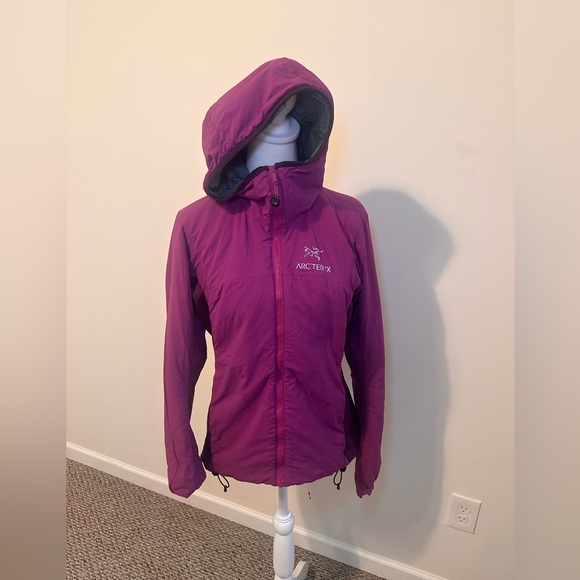 Arc'teryx Jackets & Blazers - Arcteryx Women's Fuchsia 2010 Vintage Atom LT Hoody Size 8-10 Medium